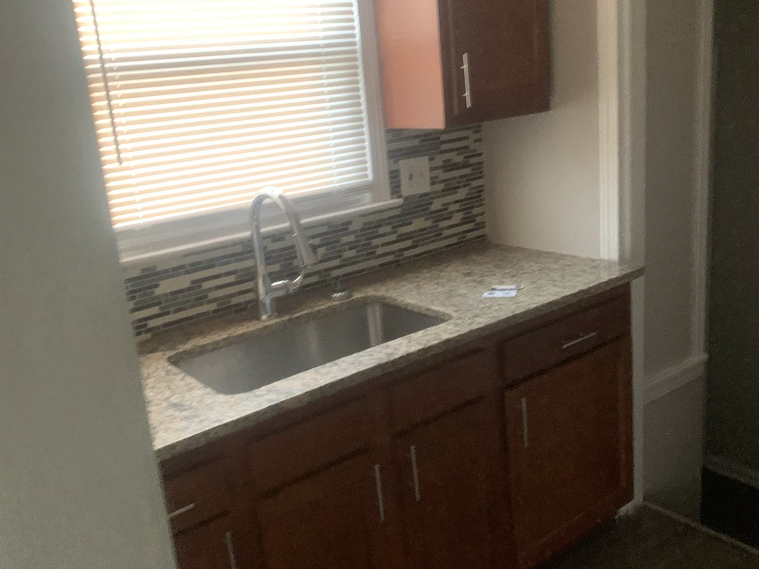 3 bed, 1.5 bath, 1007 sqft, $1,450 — Photo 2