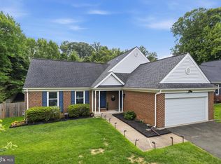 9207 Paloma Ln, Springfield, VA 22153