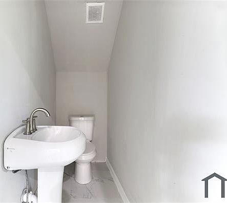 4th image of 1223 Eagle St