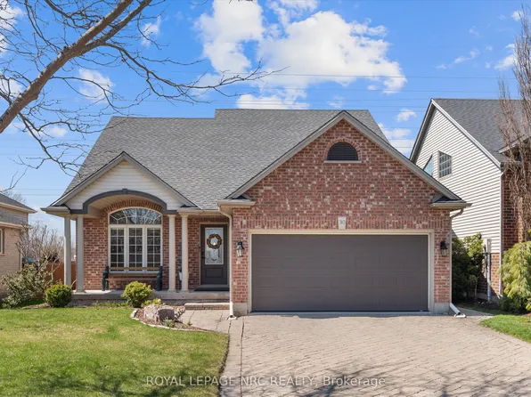 30 Briarwood Dr, Saint Catharines, ON L2S 4A7