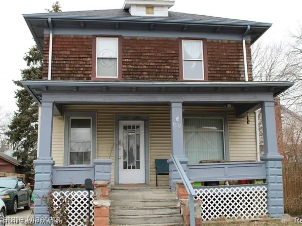1207 Lapeer Ave, Port Huron, MI 48060