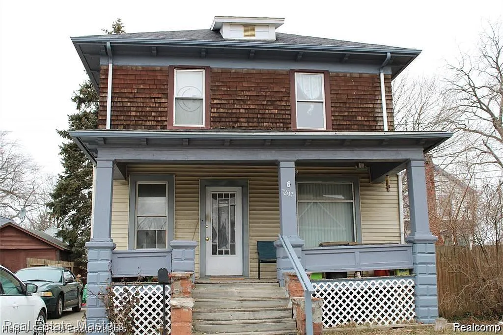 1207 Lapeer Ave photo 1