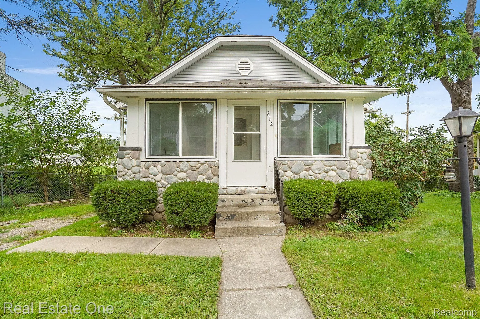 212 W Brooklyn Ave photo 1