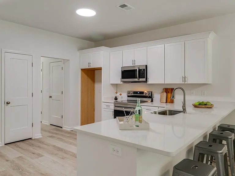 744 S Beltline Blvd — Photo 12