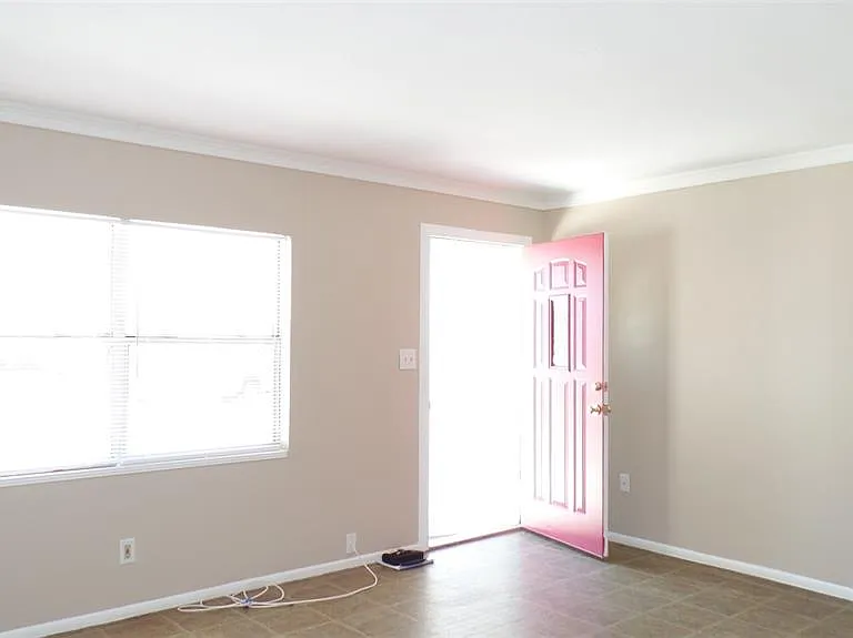 4935 Emerson Ave S — Photo 2