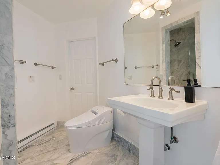43300 E Pacific Coast Hwy — Photo 17