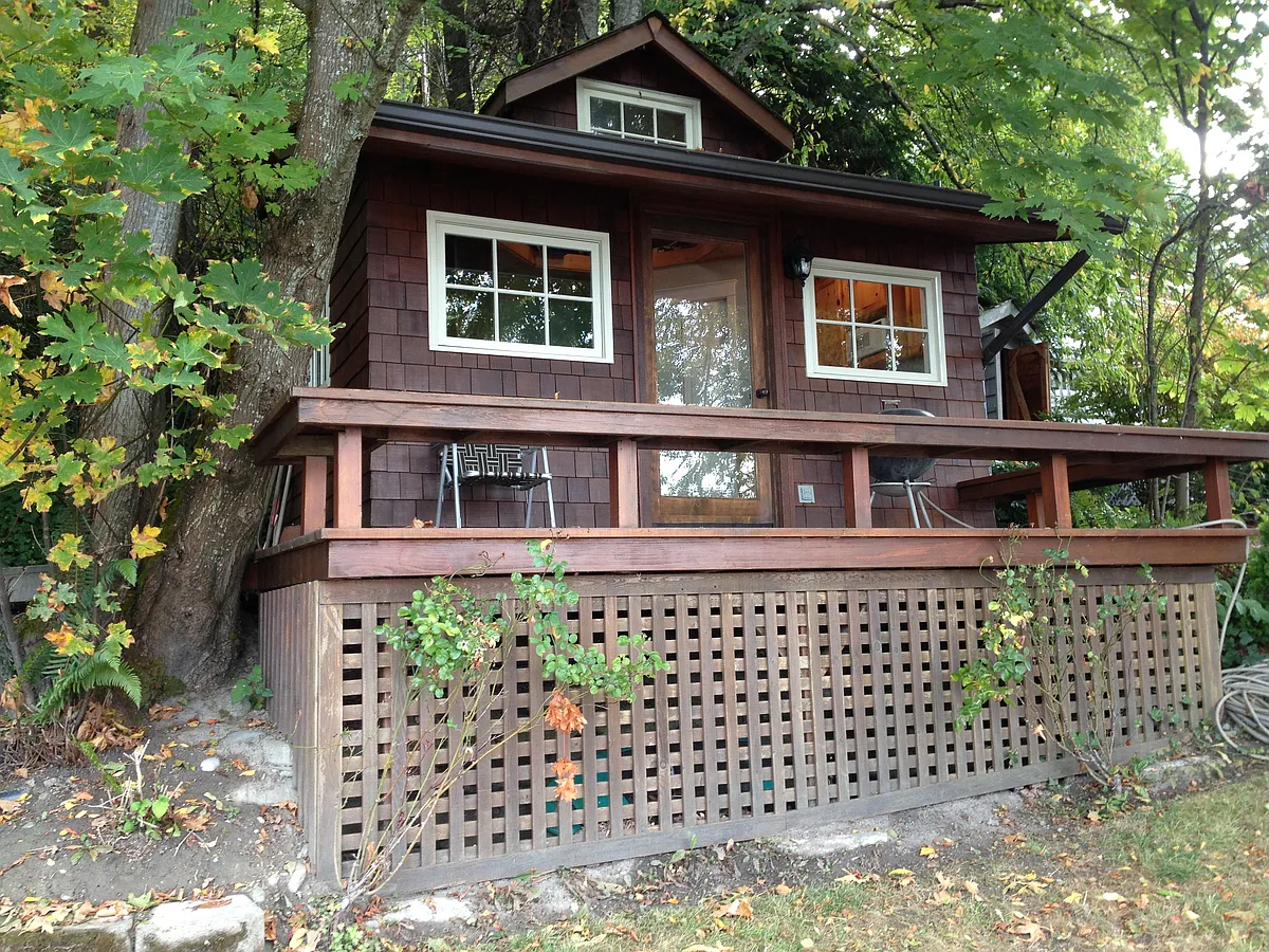 Building Photo - 5950 NE Arrowhead Dr