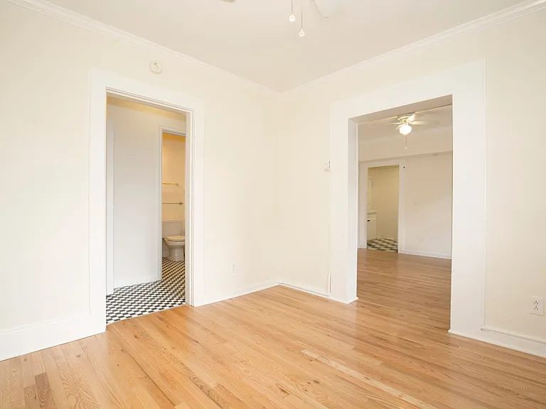 Blaine Apartments — Photo 6