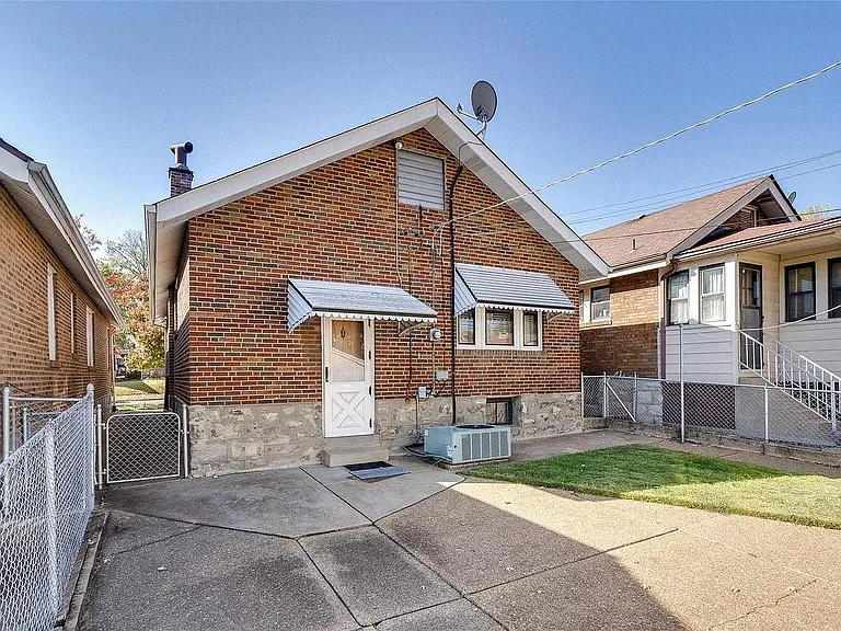 3835 Burgen Ave — Photo 22