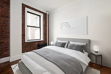 Rented by R New York