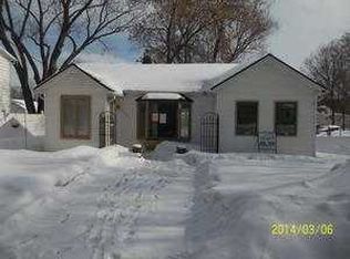 2221 Sumac Ave, Cedar Falls, IA 50613