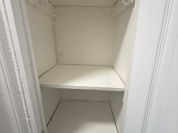 4th image of 9 Bentley Ave #15D