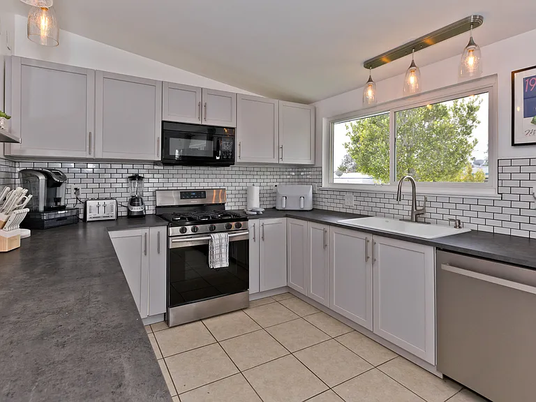 765 W Rosa Parks Rd — Photo 16