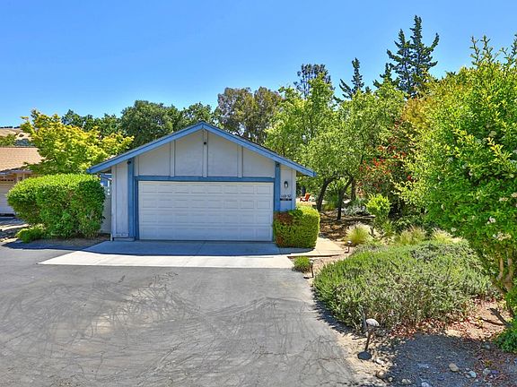 2nd image of 16952 Leslie Ct