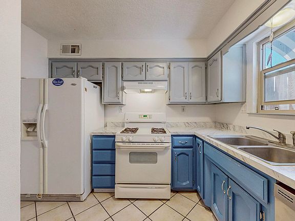 3rd image of 416 Bell Park Cir SE