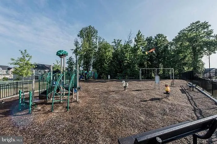 9507 Smithview Pl — Photo 34