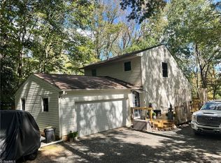 1679 Riverside Dr, Lexington, NC 27292