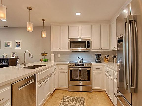 5th image of 6323 Imperial Ct