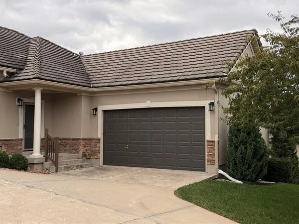 811 NE Lone Hill Dr, Lees Summit, MO 64064