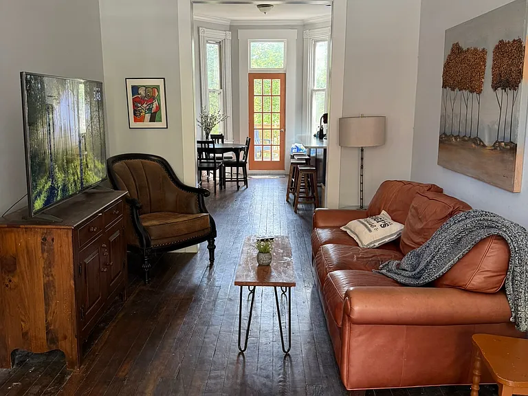 605 Lennox St #1 — Photo 4