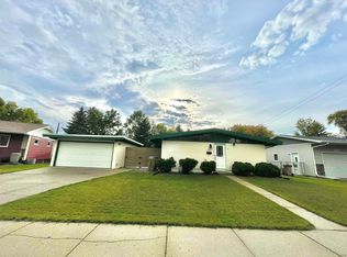 1937 Anderson Dr, Minot, ND 58703