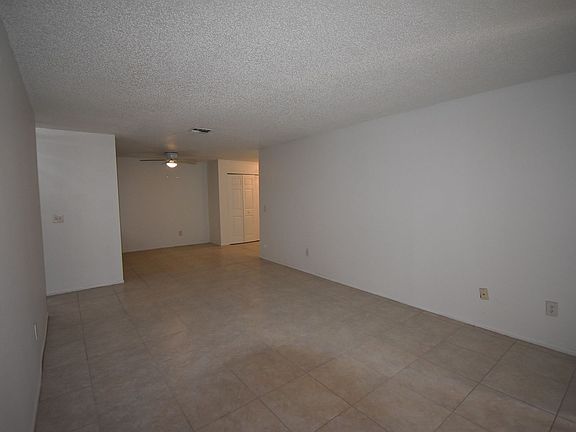 3rd image of 612 Kenwick Cir APT 104