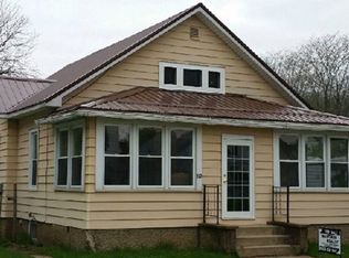 310 N 1st St, Guttenberg, IA 52052