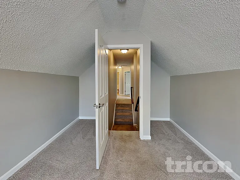 106 Newbury Dr — Photo 14