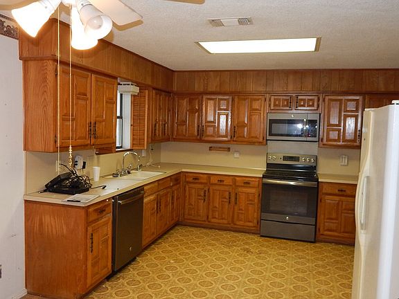 2nd image of 3706 Driftwood Dr