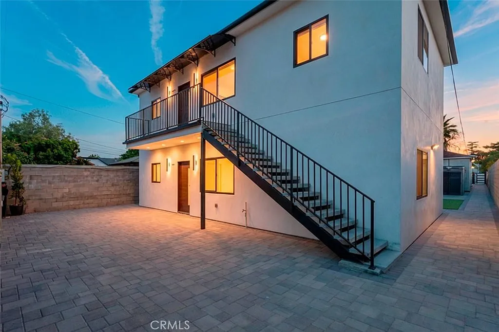 2 bed, 1100 sqft, $2,900 — Photo 2