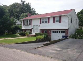 135 Westmoor Rd, West Roxbury, MA 02132