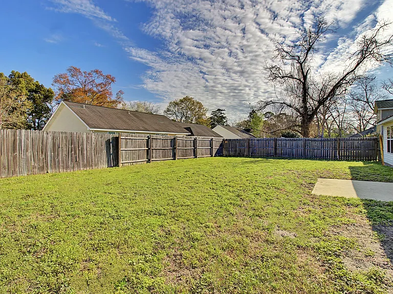 146 Auburn Cir — Photo 21
