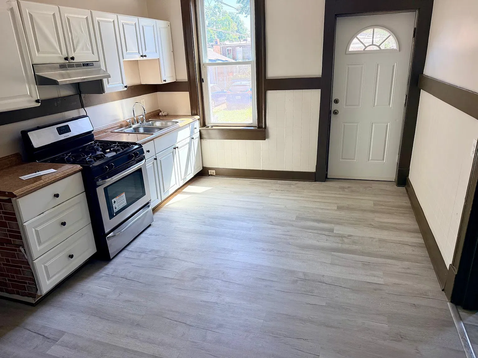 3 bed, 1275 sqft, $1,600 — Photo 2