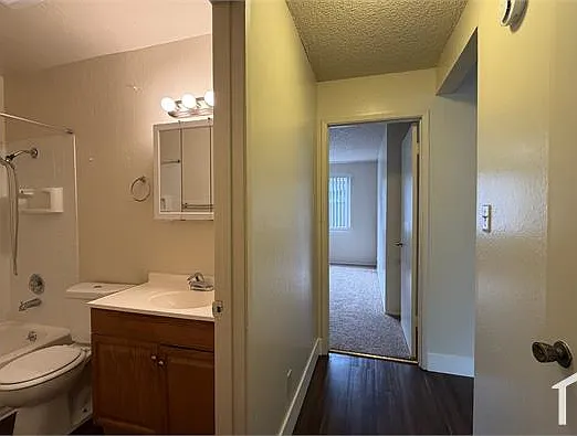 443 Fleming Ave E — Photo 6