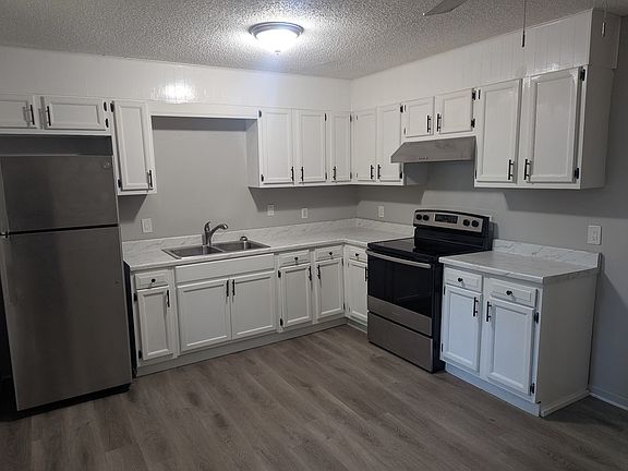 3rd image of 306 Hamilton St