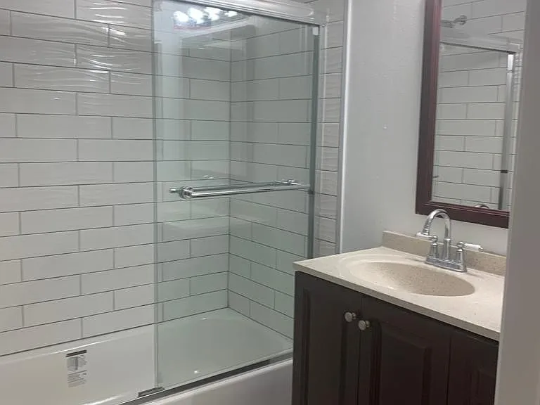 125.5 N Doheny Dr #101 — Photo 5