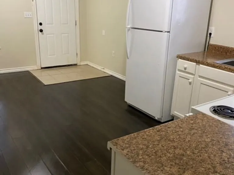 7409 Avenue L #C — Photo 2