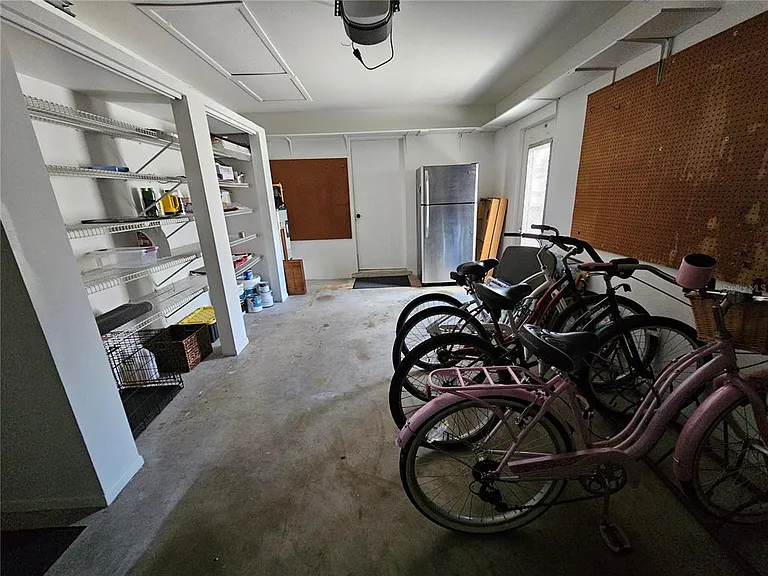 6442 Colonial Dr — Photo 23