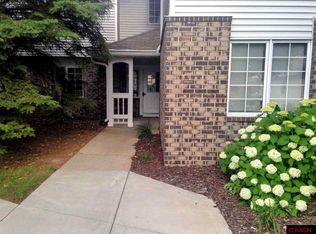 1063 Duckwood Dr APT 101, Eagan, MN 55123