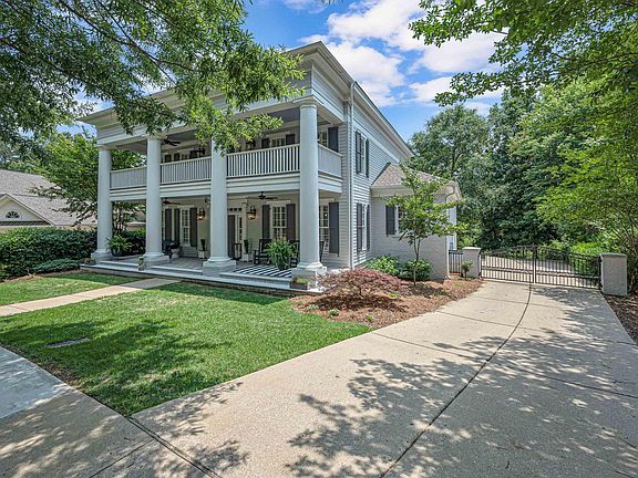 3rd image of 509 Founders Park Cir