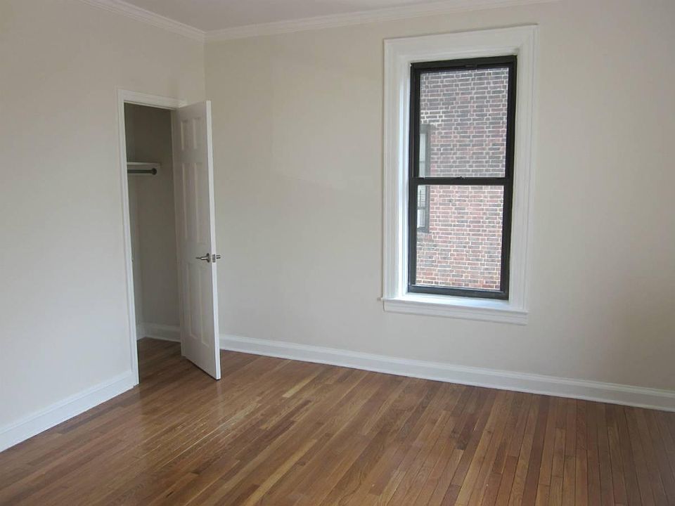 2nd image of 14236 38th Ave