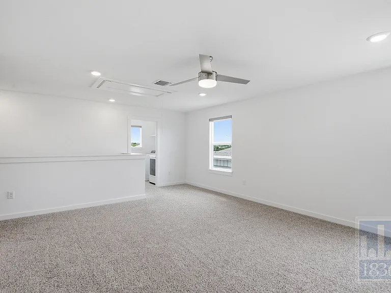10925 Tildon Ave — Photo 15