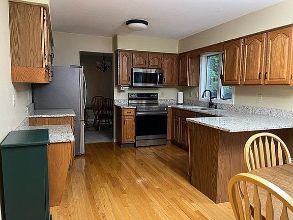 4th image of 18 Cherokee Ln