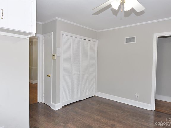 5th image of 113 Crestwood Dr #11