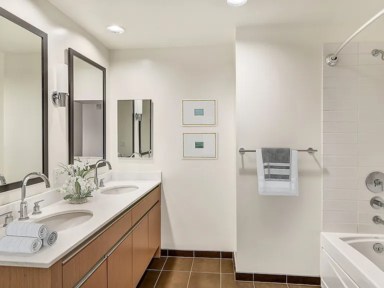 360 Residences — Photo 12