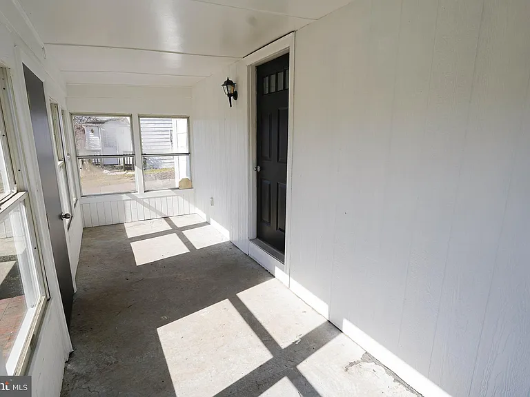 221 Branch St — Photo 8
