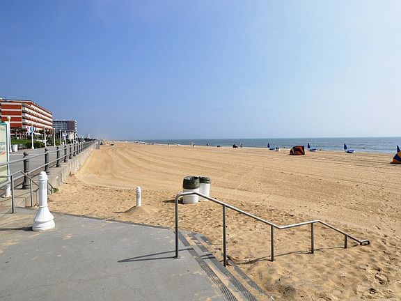 4th image of 1615 Parks Ave