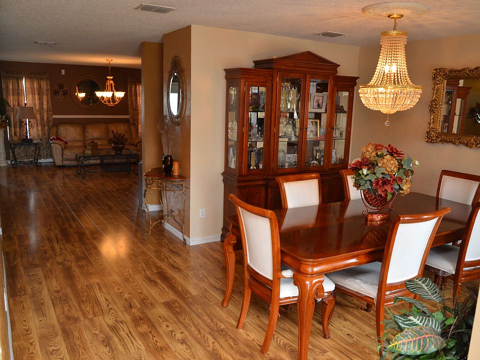 1st image of 2708 Cresthaven Dr