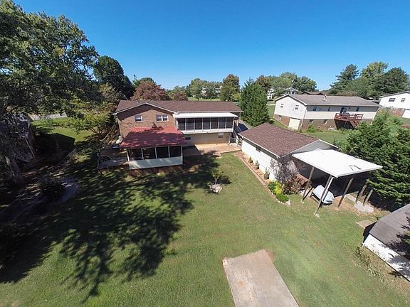 2nd image of 2750 Greenway Dr