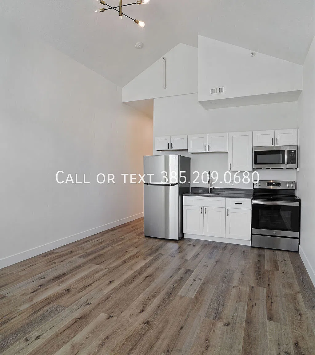 101 N Fort Ln — Photo 2